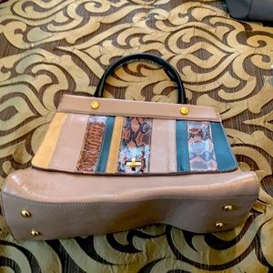 Hand pocketbook black/pink snake  flap pattern